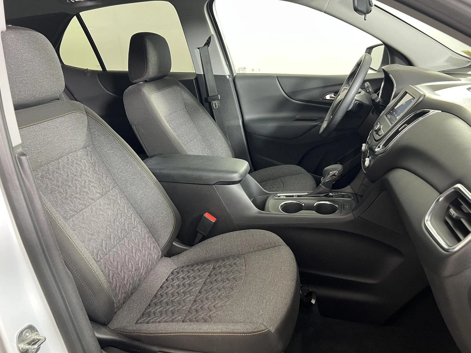 Used 2024 Summit White Chevrolet LT image 23