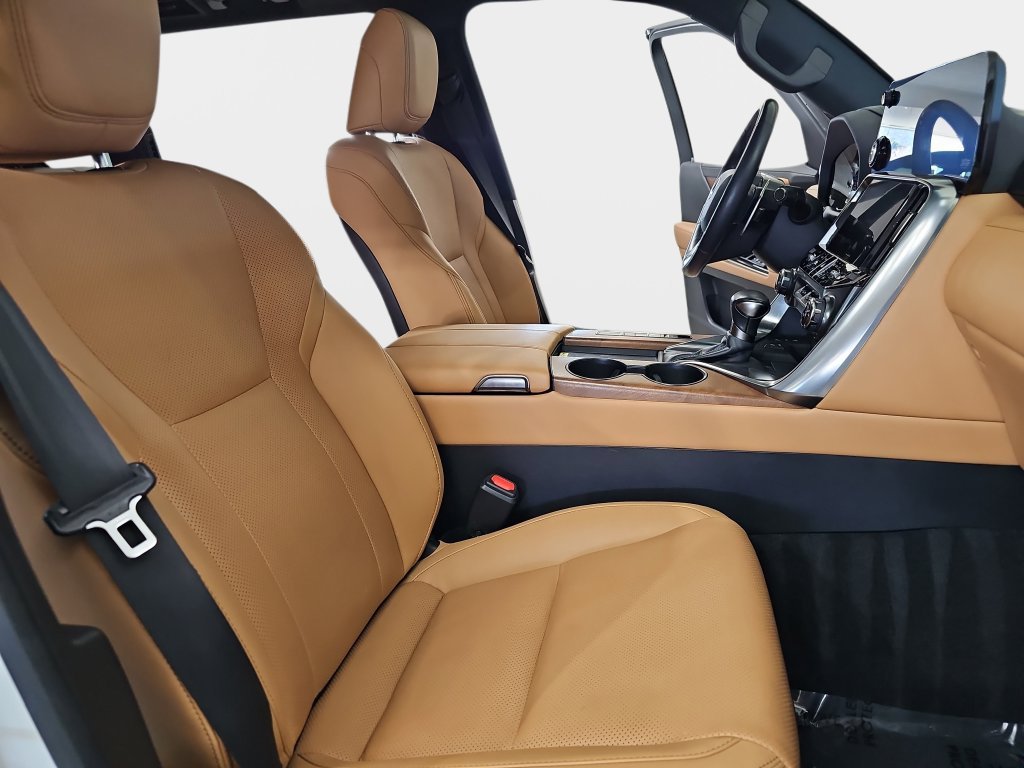 Used 2022 White Lexus 600 Premium image 12