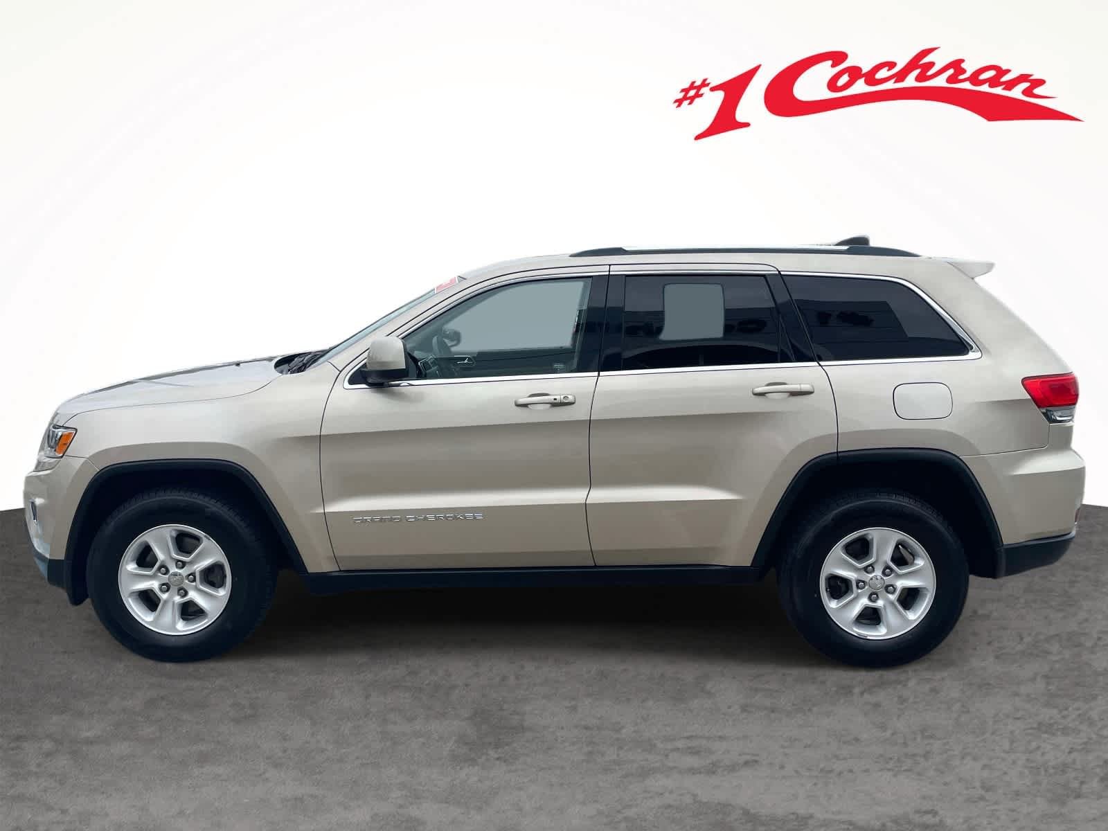 Used 2014 Cashmere Pearlcoat Jeep Laredo image 15