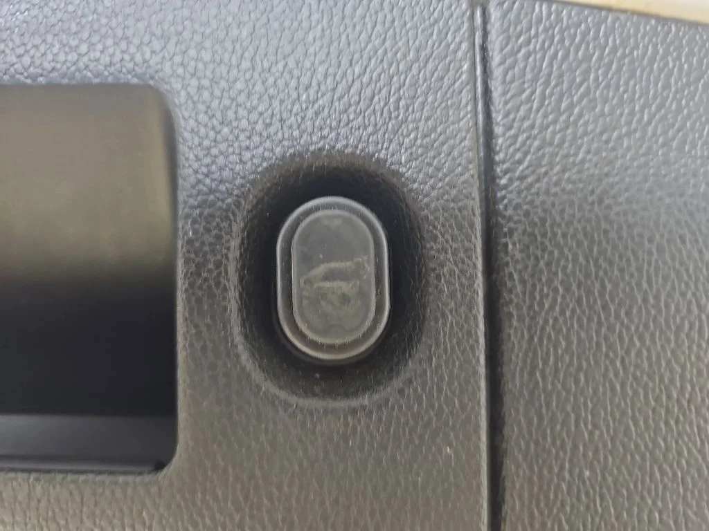 Used 2018 White Cadillac Luxury image 18