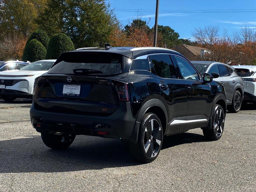 2026 Nissan Kicks SR photo 2