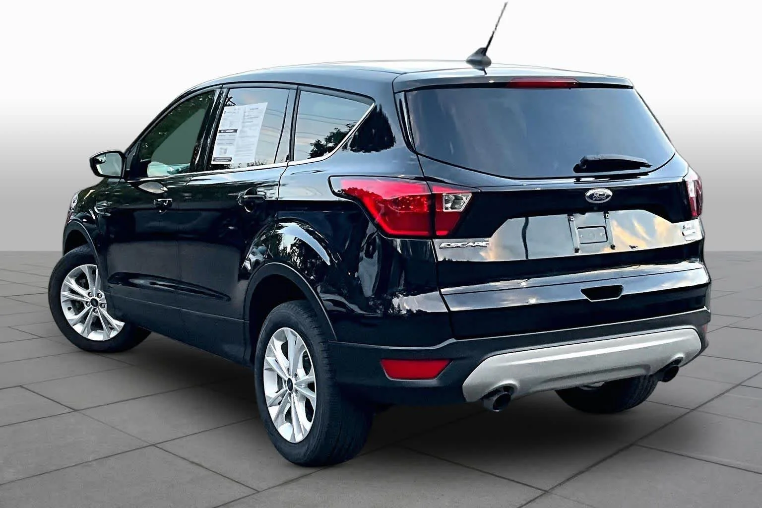 Used 2019 Agate Black Ford SE image 12