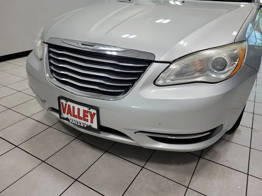 Used 2012 Silver Chrysler Touring image 19