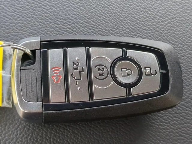 New 2026 Glacier Gray Metallic Tri-Coat Ford F-250® Lariat® image 30