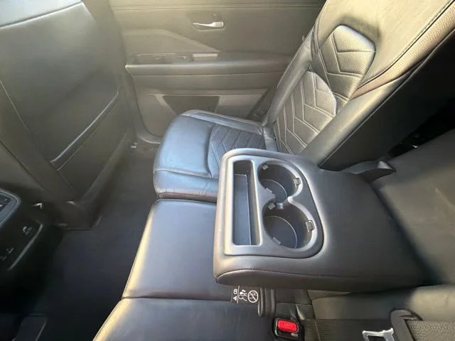 Used 2022 Gray Nissan Platinum image 18