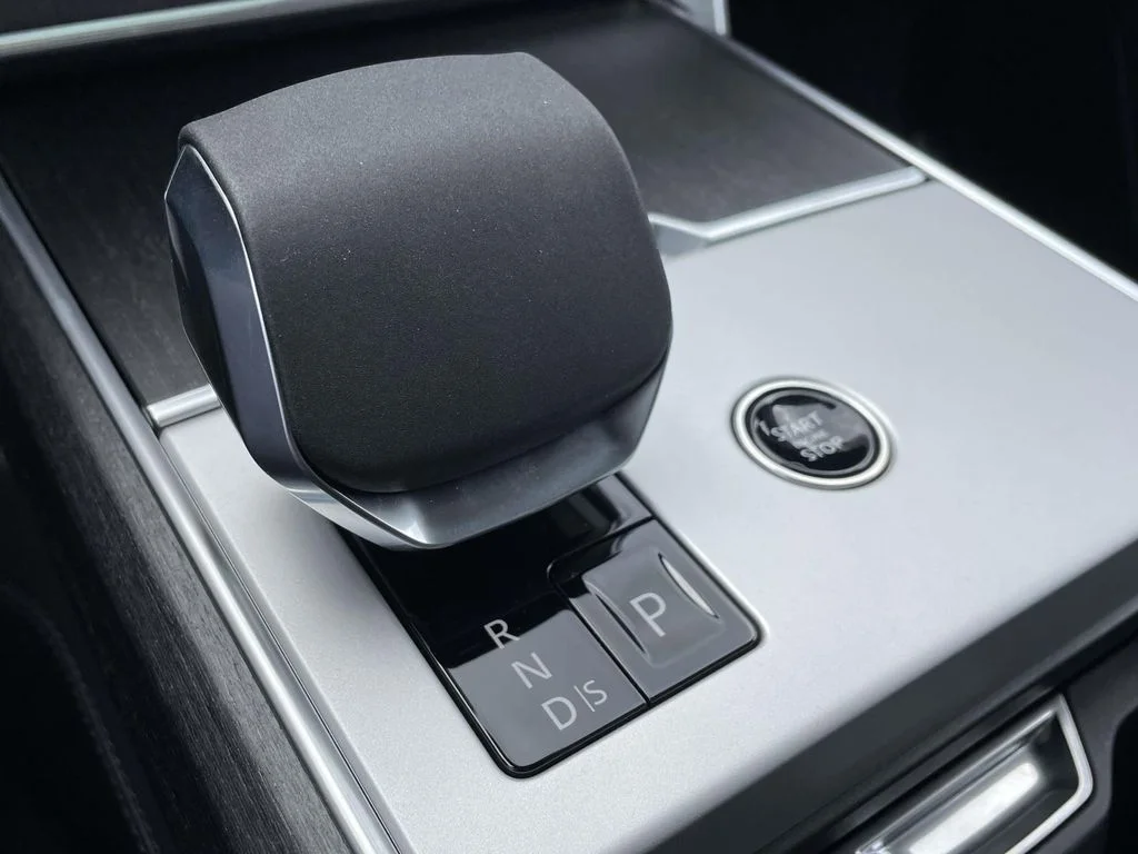 New 2026 Batumi Gold Land Rover SE image 30
