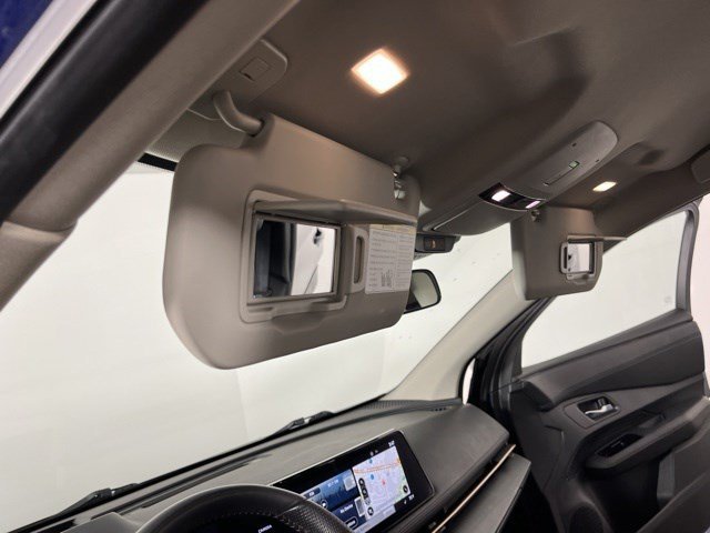 Used 2023 Deep Ocean Blue Pearl/Black Diamond Pearl Nissan ENGAGE image 32