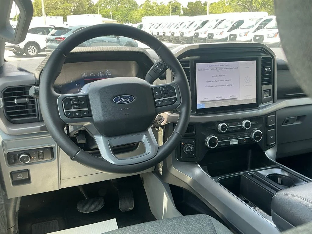Used 2025 Black Ford XLT image 25