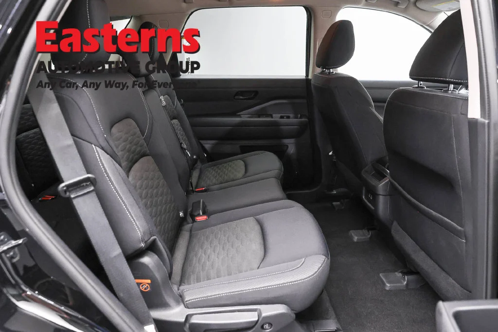 Used 2023 Black Nissan S image 23