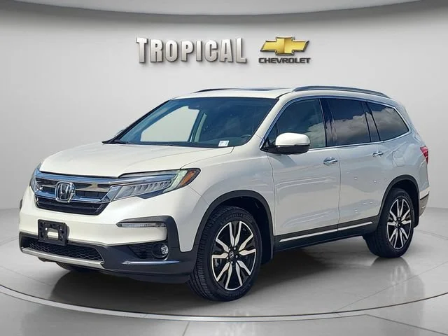 Used 2019 White Honda Touring 7-Passenger image 1
