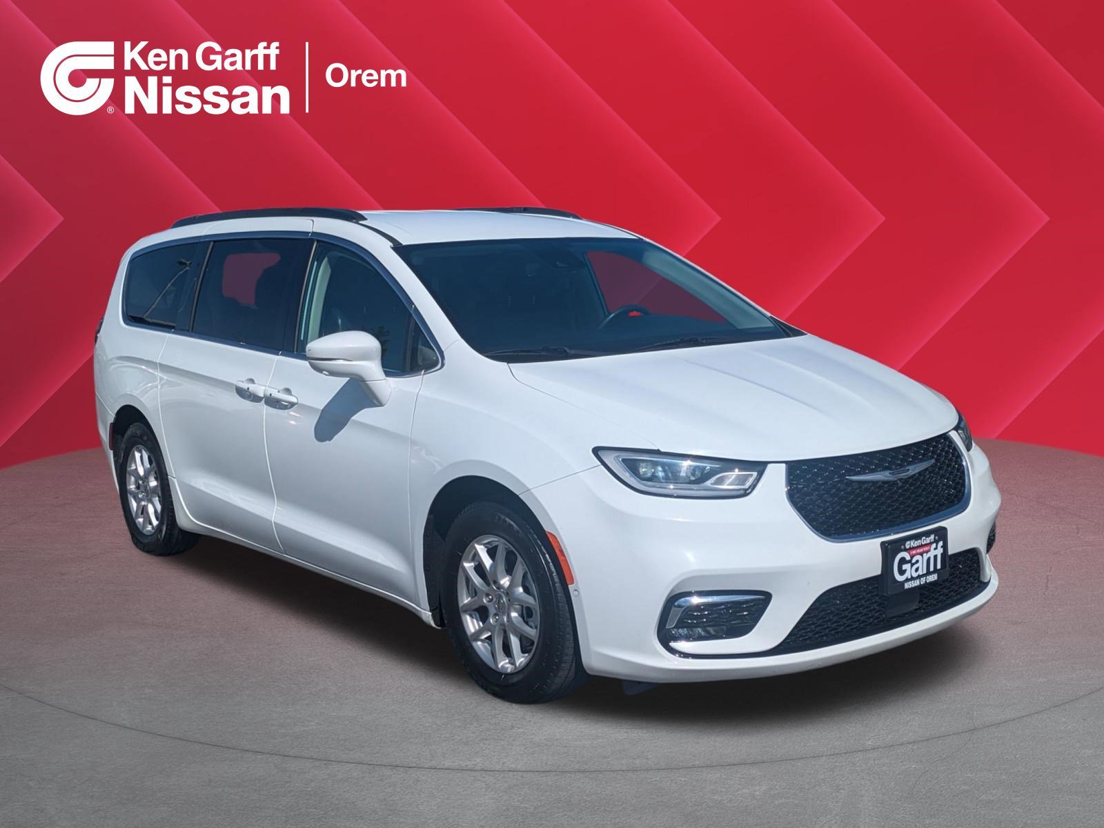 2022 Chrysler Pacifica Touring L's photo