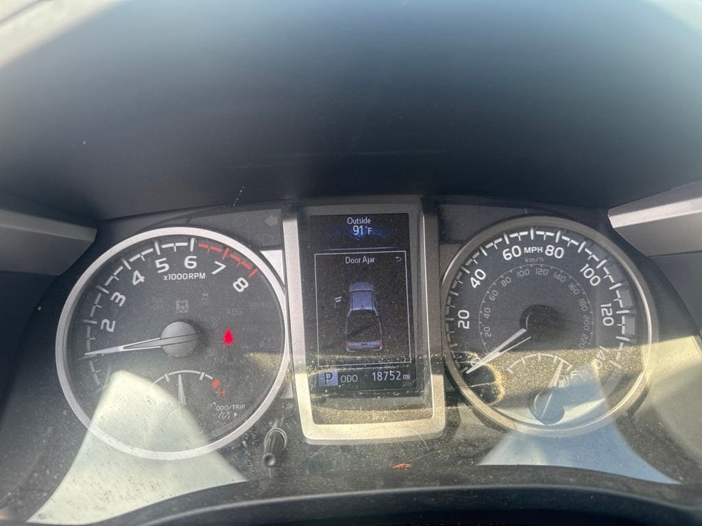 Used 2020  Toyota SR5 image 1