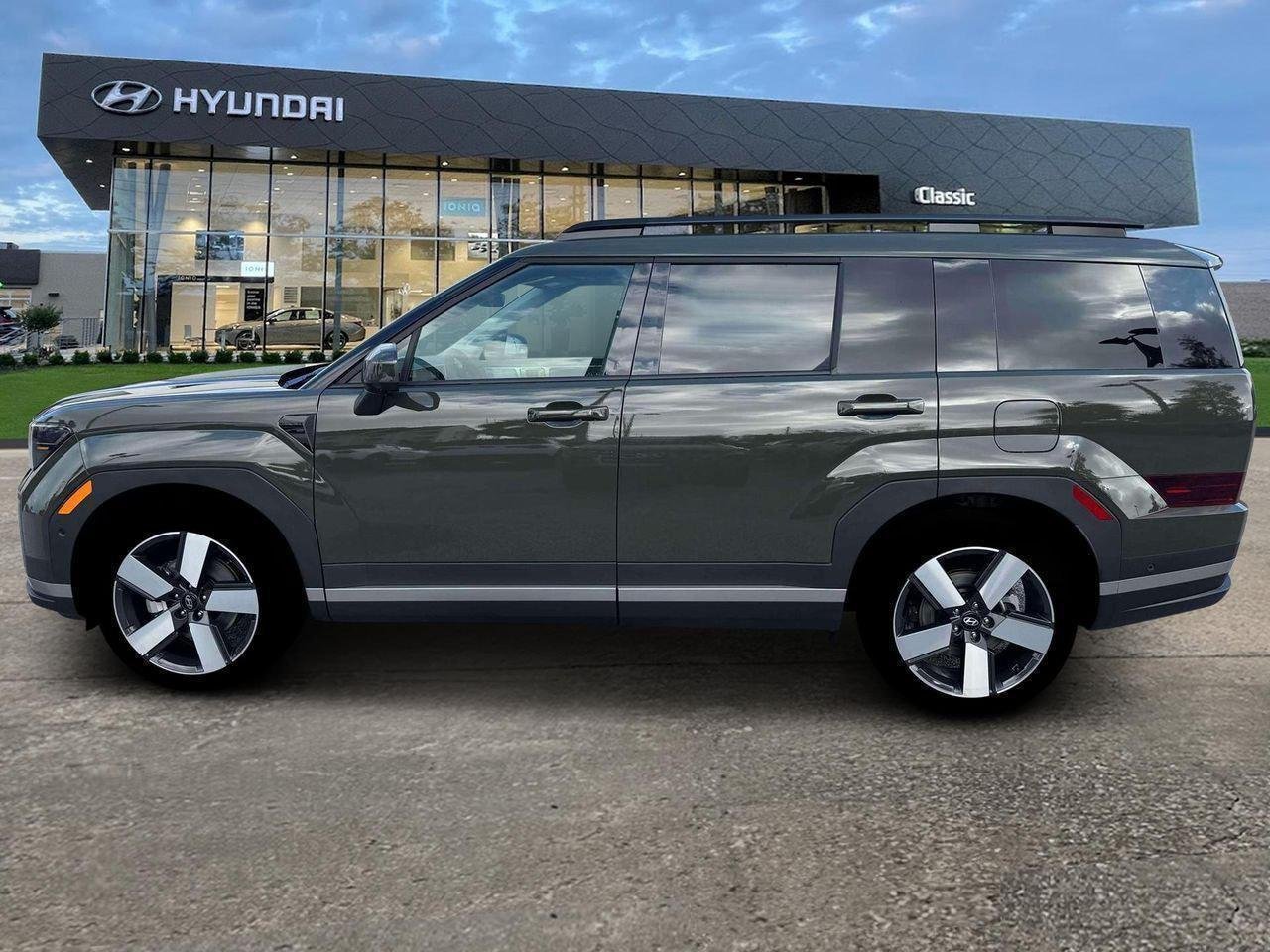 New 2026 Rockwood Green Pearl Hyundai Limited image 3