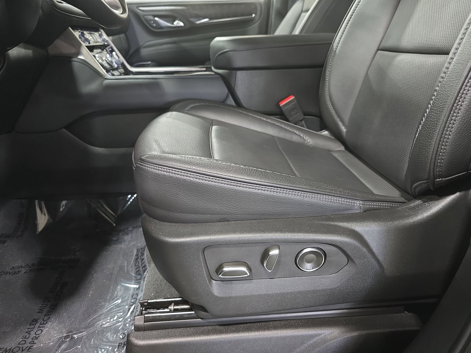 Used 2024 Silver GMC Denali image 26