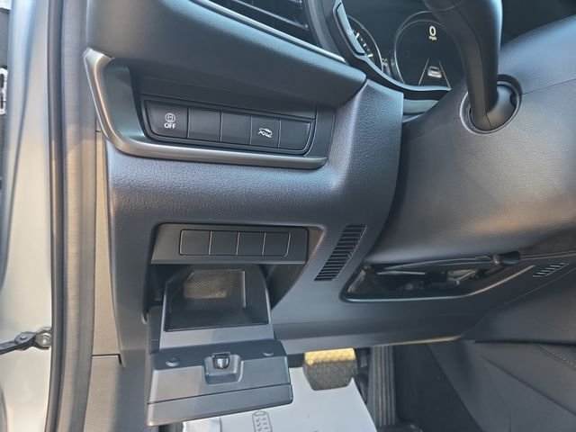 Used 2021 Silver Mazda Select image 28