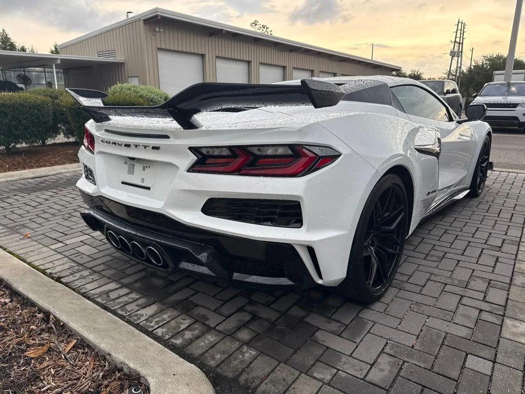 Used 2024 White Chevrolet Z06 image 5
