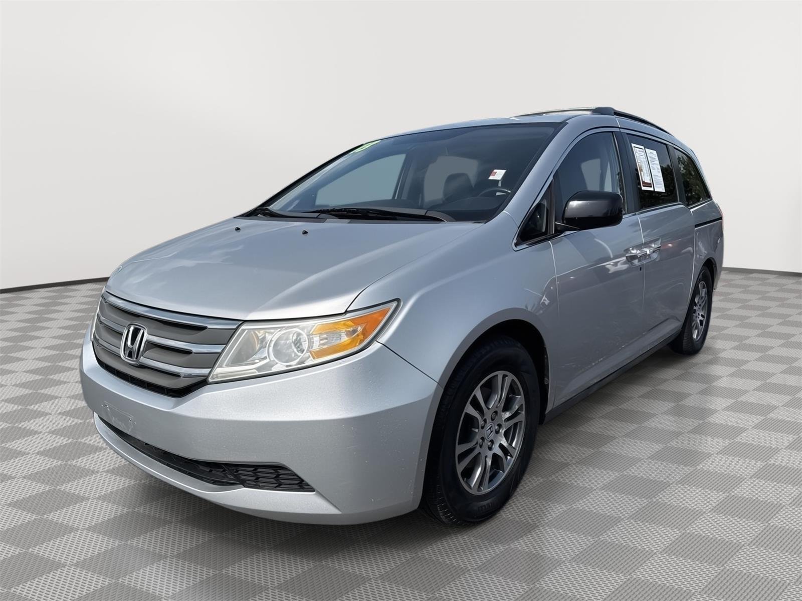 Used 2013 Alabaster Silver Metallic Honda EX-L image 2