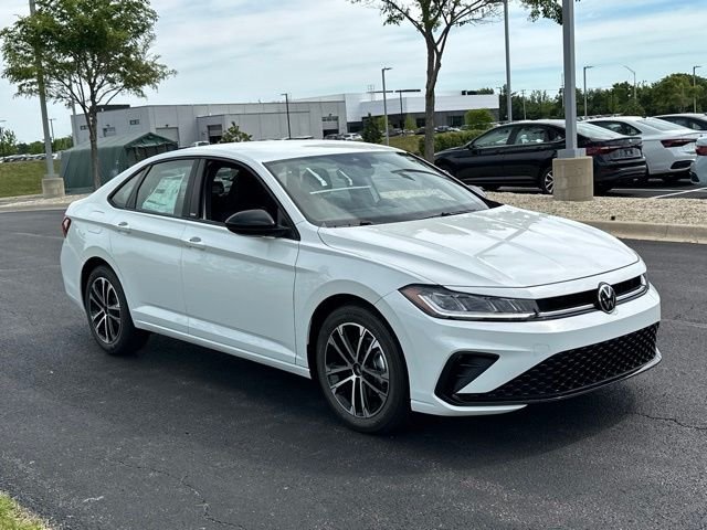 New 2026 Pure White Volkswagen 1.5T Sport image 3