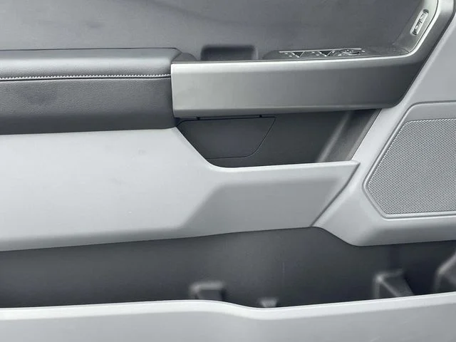 New 2026 Oxford White Ford XL image 11