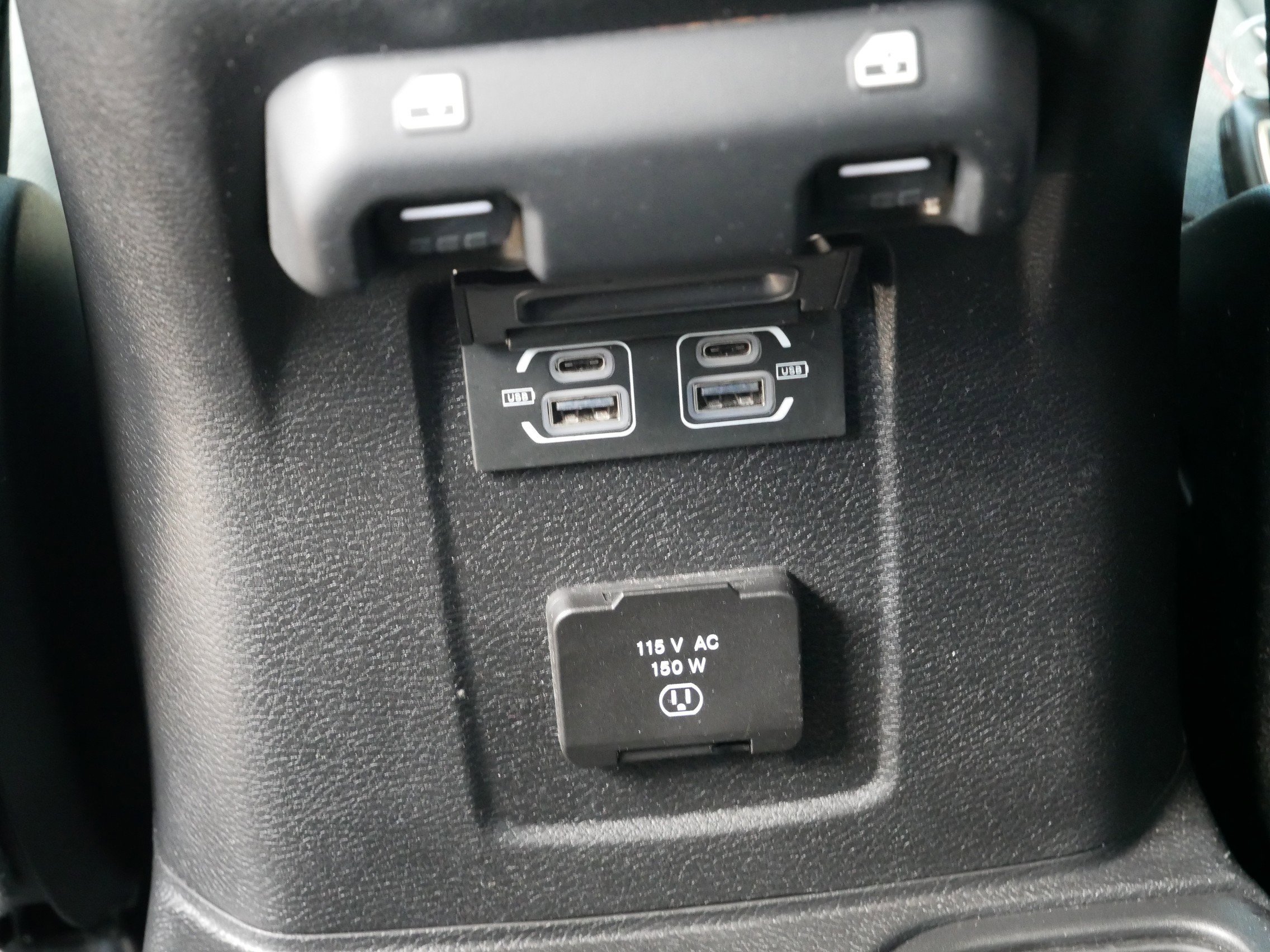 Used 2025 Bright White Clearcoat Jeep Rubicon image 18