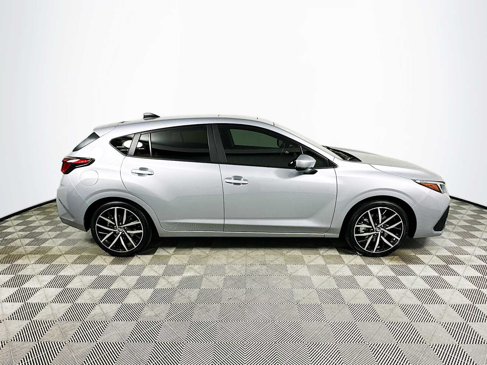 New 2026 ICE SILVER METALLIC Subaru Sport image 8