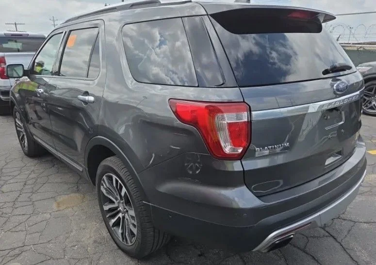Used 2017 Gray Ford Platinum image 3