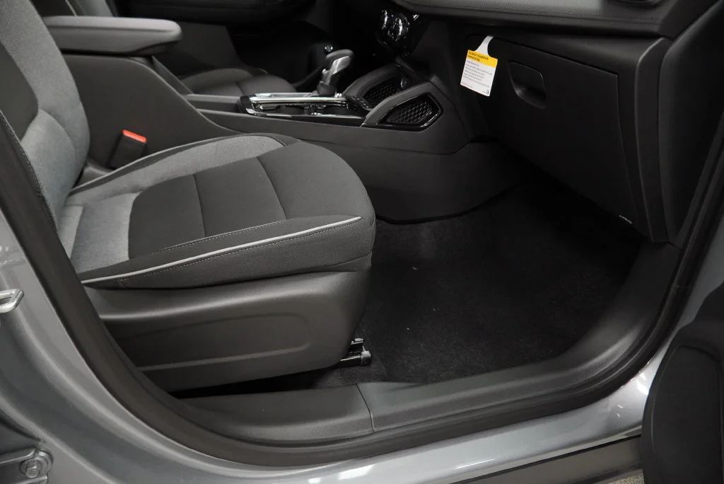 New 2026 Sterling Gray Metallic Chevrolet LT image 38