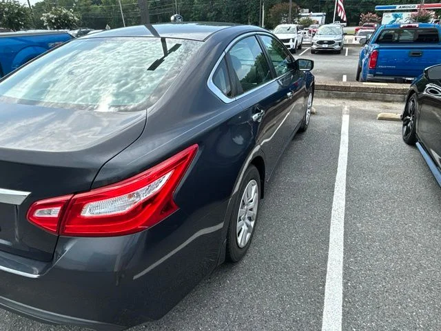 Used 2017 Blue Nissan 2.5 S image 6