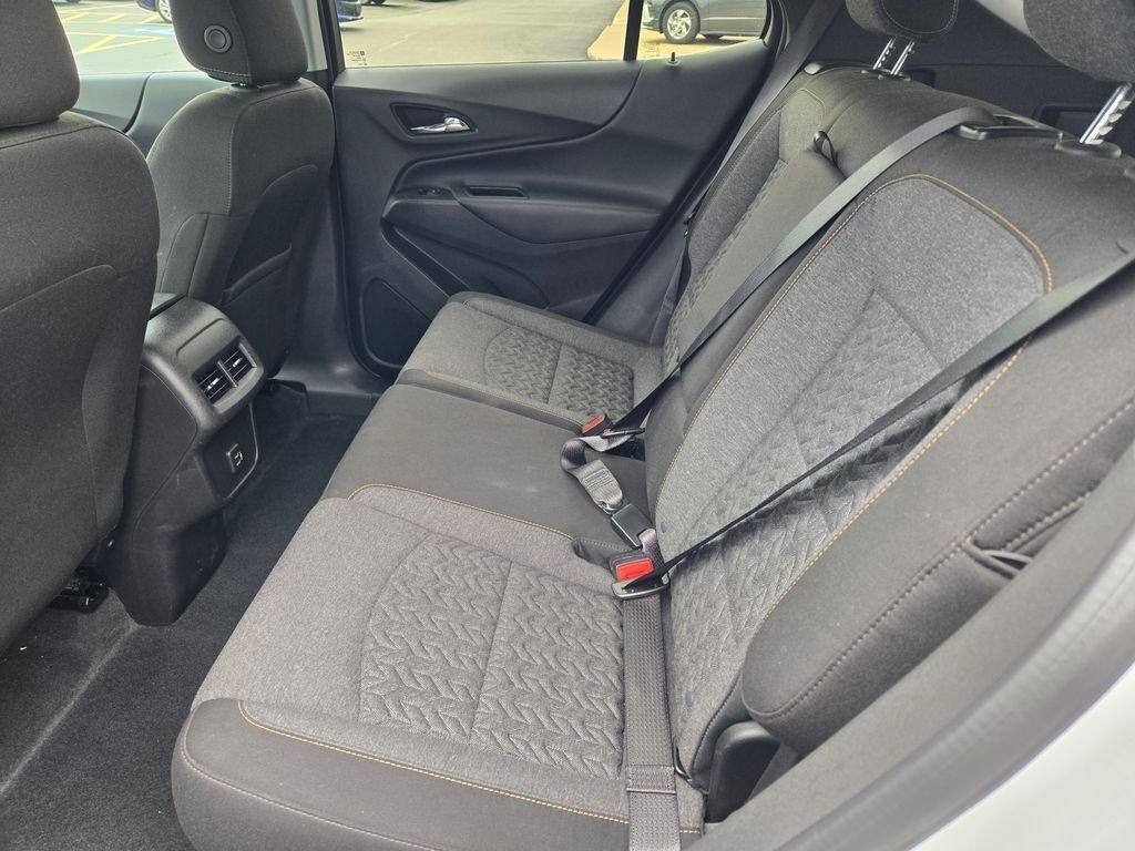 Used 2024 Summit White Chevrolet LT image 16