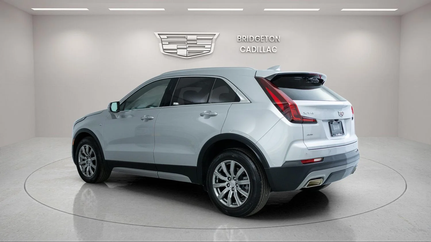 Used 2022 Silver Cadillac Premium Luxury image 5