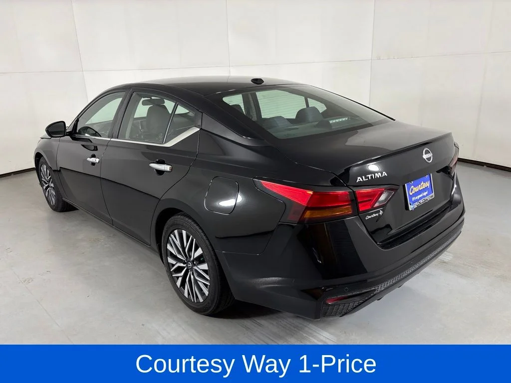 Used 2024 Black Nissan 2.5 SV image 8