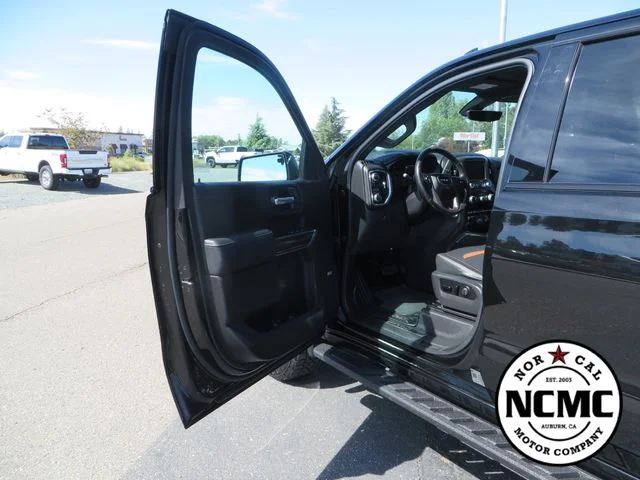 Used 2021 Black GMC AT4 image 19
