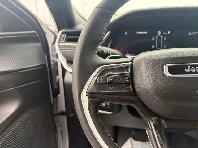 Used 2025 White Jeep Laredo image 12