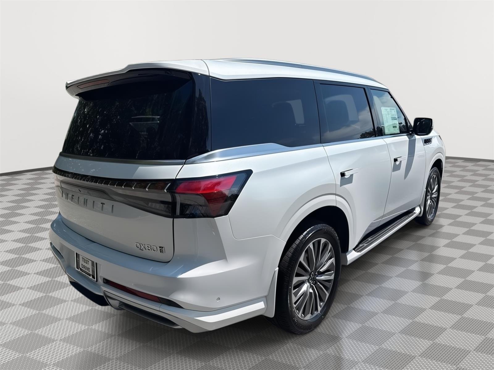 New 2026 RADIANT WHITE INFINITI Luxe 4WD image 6