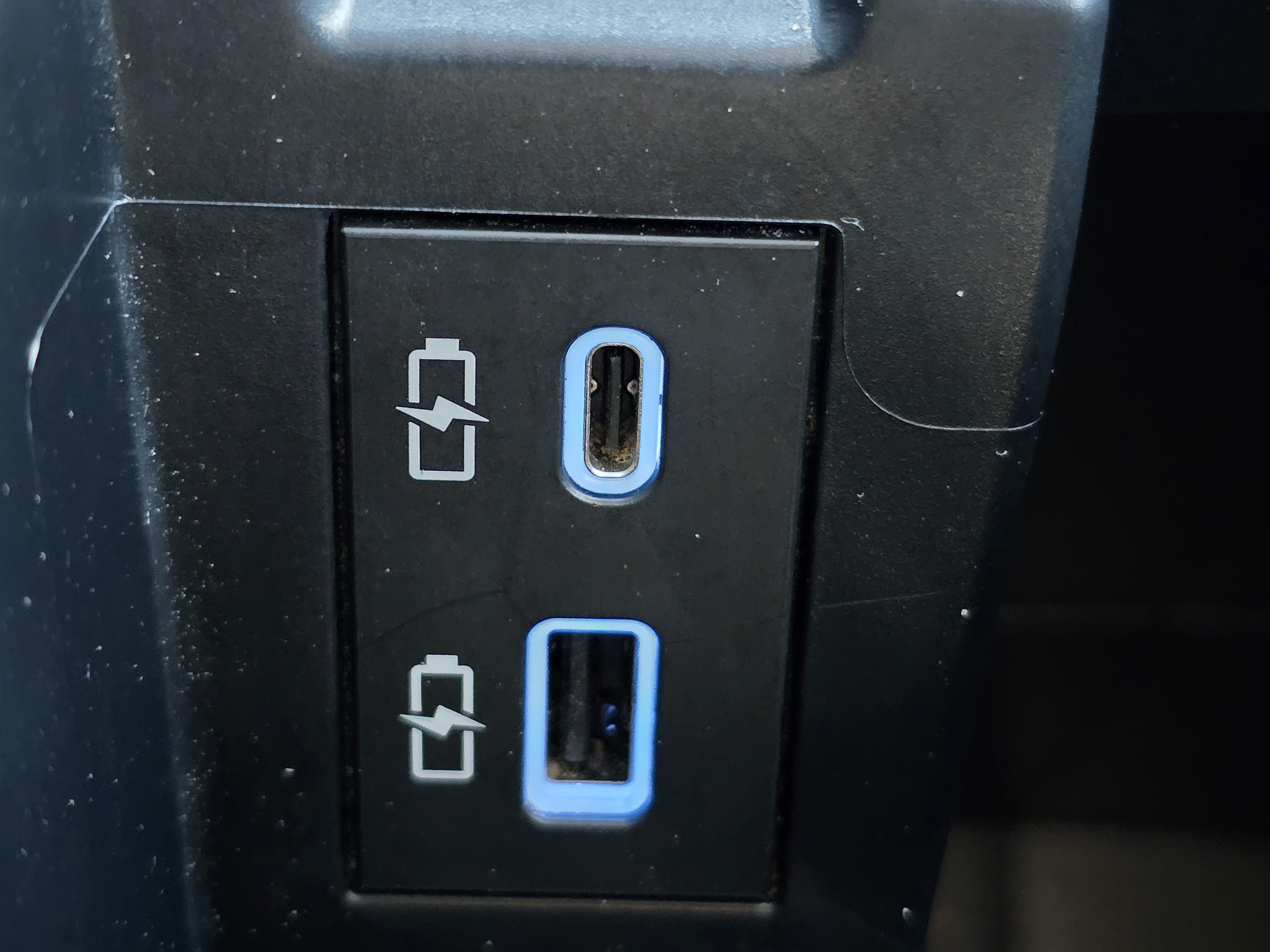 Used 2024 Pearl Toyota XLE image 12