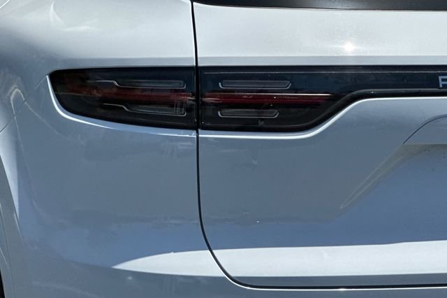 Used 2022  Porsche Turbo image 24