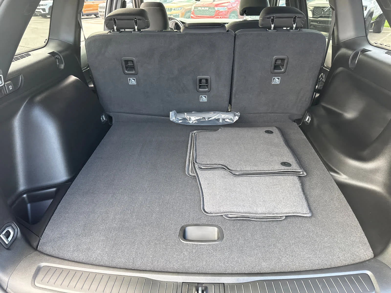 New 2026 Baltic Gray Metallic Clearcoat Jeep Laredo X image 8