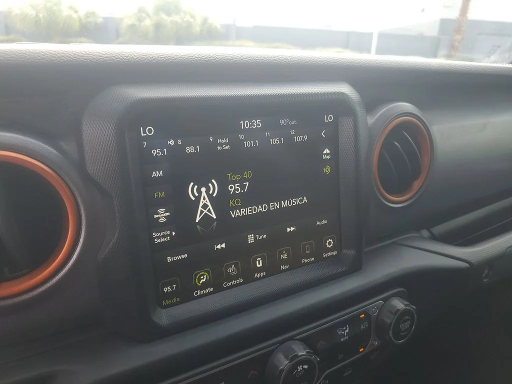 Used 2023 Green Jeep Mojave image 17