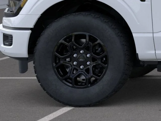 New 2026 Oxford White Ford XLT image 19