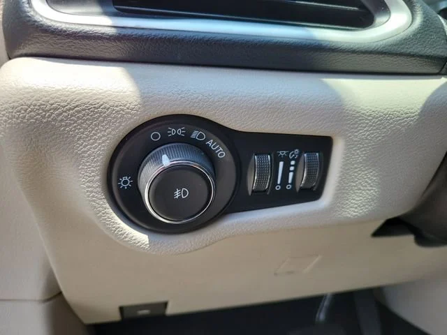 2023 Chrysler Pacifica Touring L - Photo 28