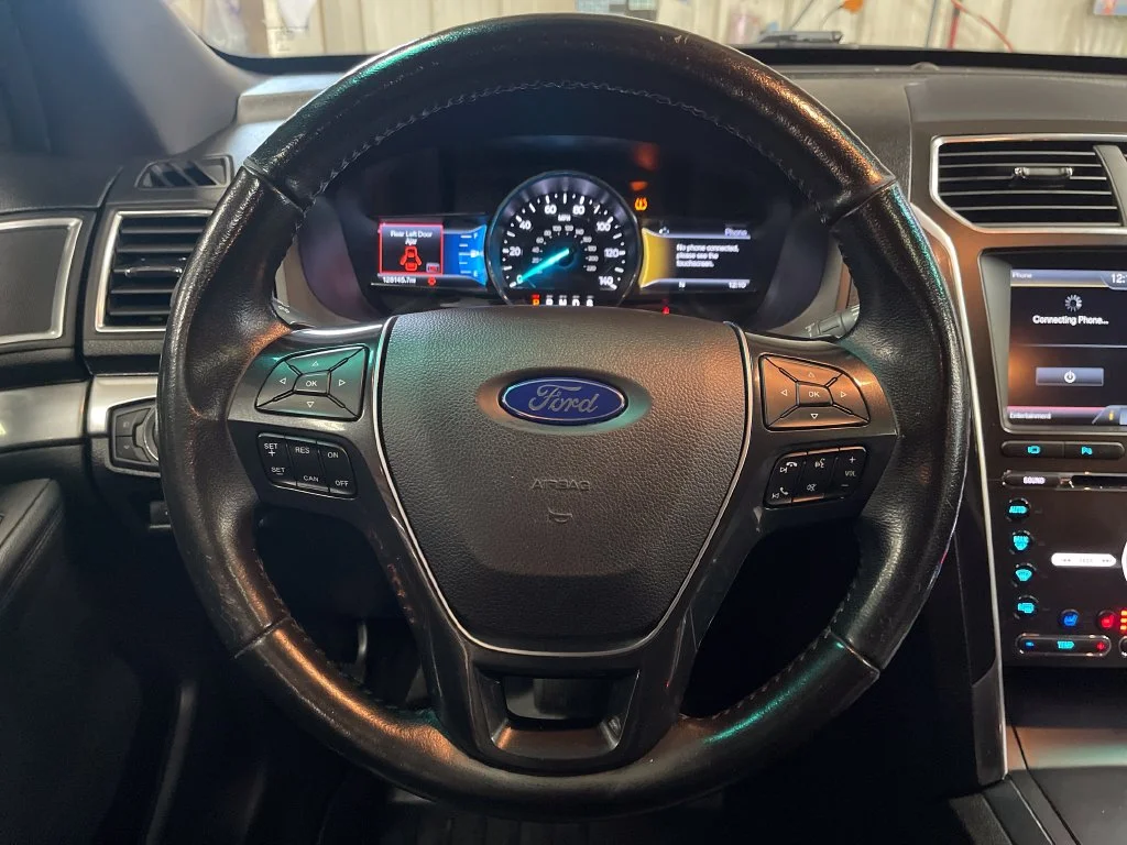 Used 2016 Black Ford Limited image 20