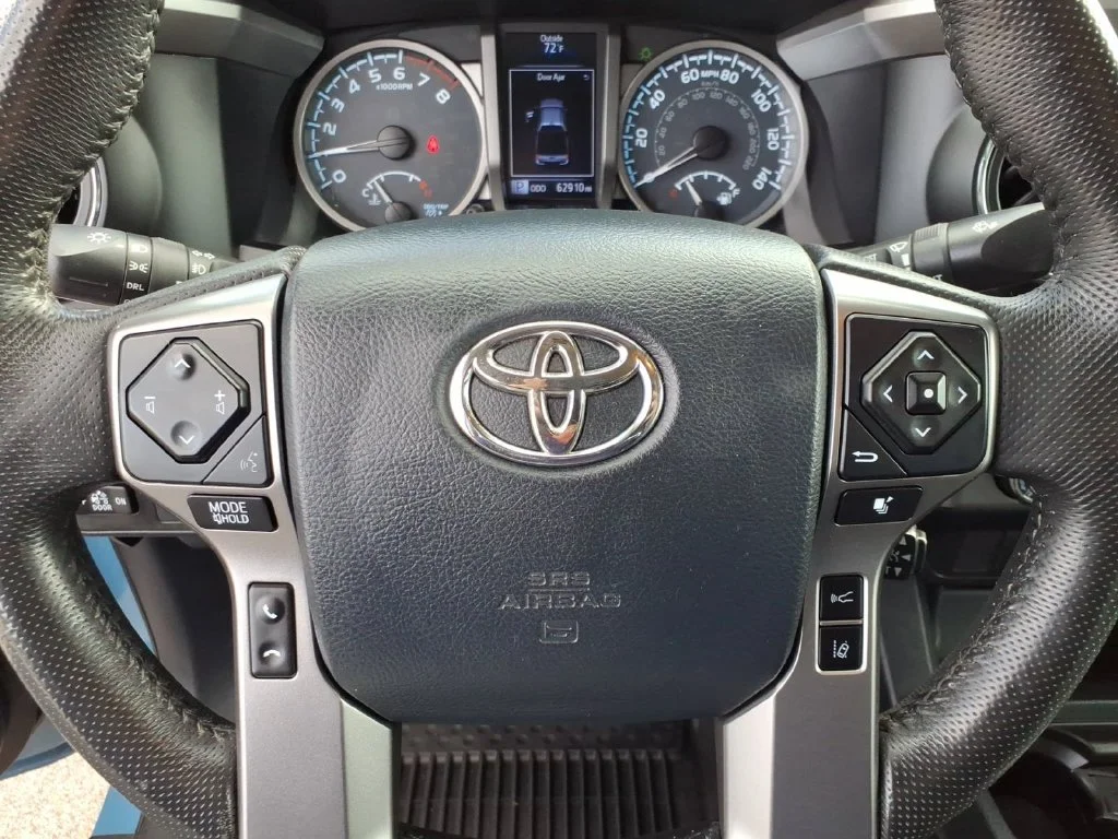 Used 2019 Blue Toyota SR5 image 17