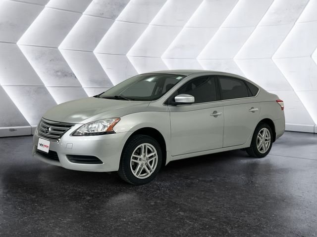 Used 2014 Silver Nissan SV image 3
