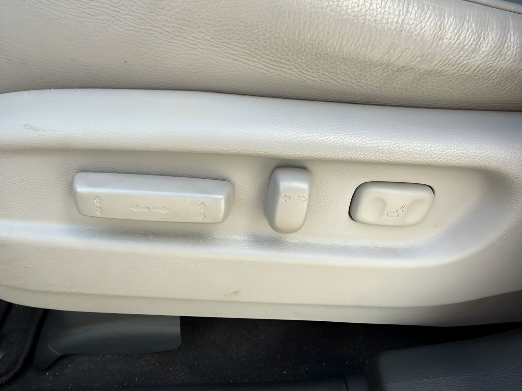 Used 2016 Silver Honda EX-L image 10