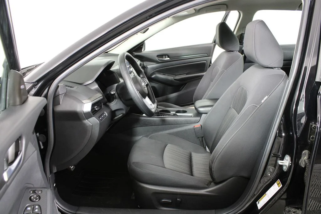 2025 Nissan Altima SV - Photo 20
