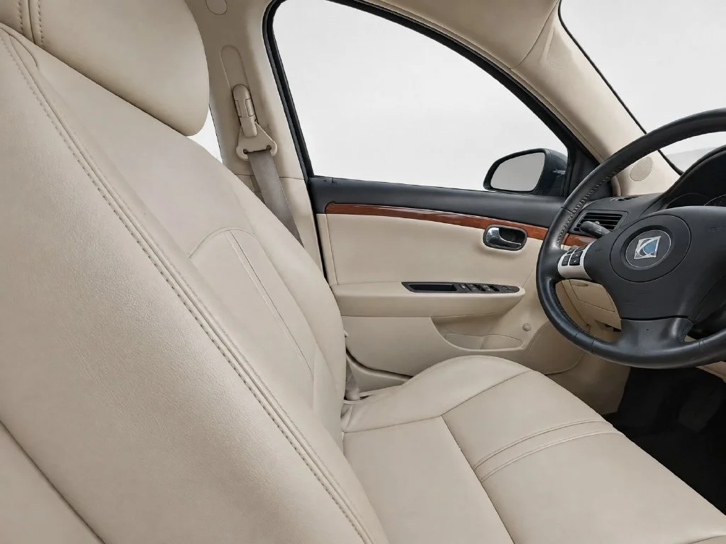 Used 2009 Black Saturn XR image 20