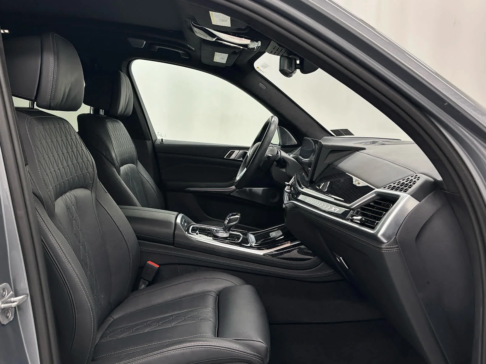 Used 2025 Skyscraper Grey Metallic BMW ALPINA XB7 image 19