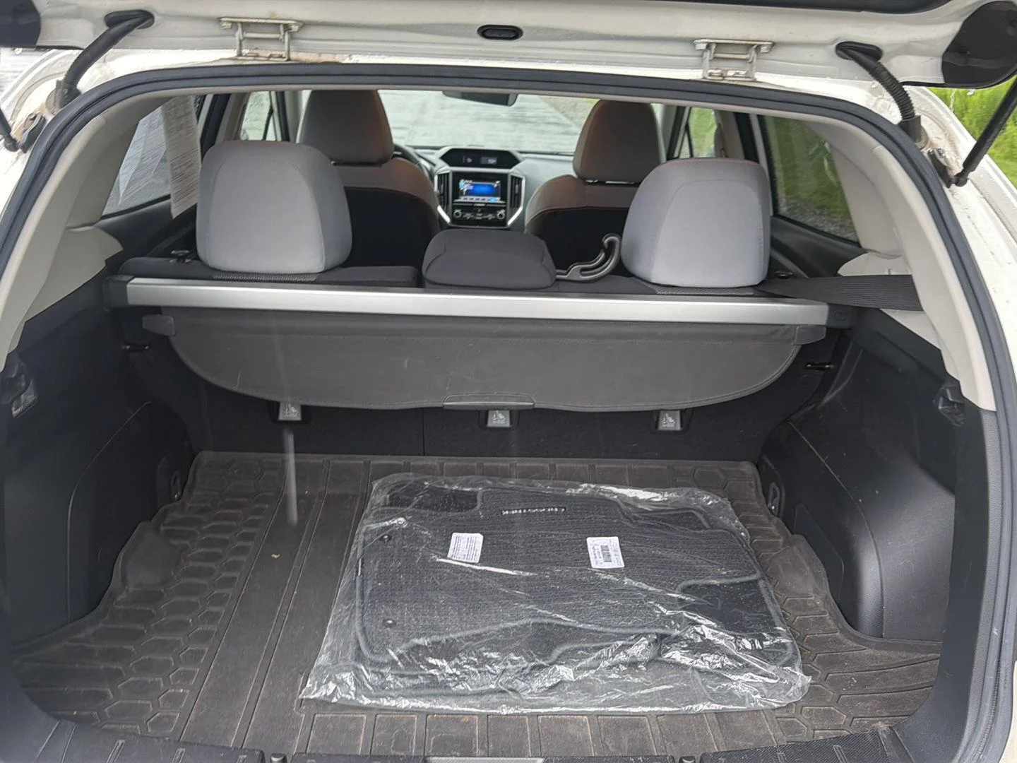 Used 2018 Crystal White Pearl Subaru Premium image 20