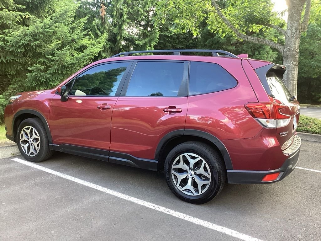 Used 2022 Red Subaru Premium image 10