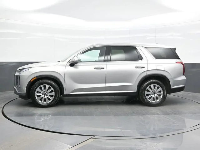 Used 2024 Silver Hyundai SEL image 4